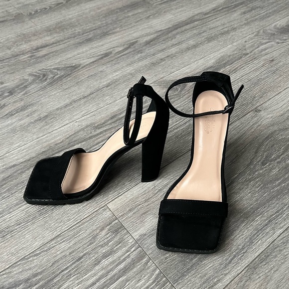square toe non slip heels 🖤 - Picture 2 of 9